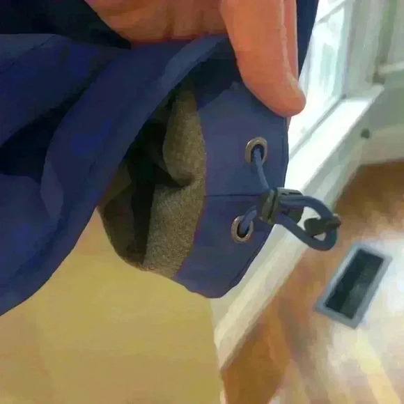 REI Women’s Jacket Like New, Medium - Picture 9 of 9